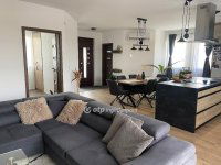 Eladó családi ház, Tordason 165 M Ft, 4 szobás