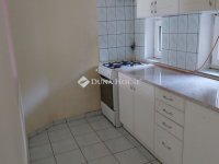 Eladó téglalakás, Pápán 51.3 M Ft, 3 szobás