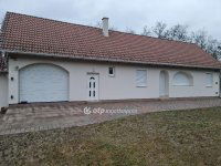 Eladó mezogazdasagi ingatlan, Bugyin 235 M Ft, 5 szobás