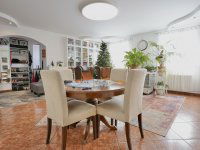 Eladó családi ház, Vácon 140.9 M Ft, 5 szobás