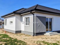 Eladó ikerház, Kecskeméten 89.995 M Ft, 4 szobás