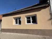 Eladó családi ház, Esztergomban 50.9 M Ft, 3 szobás