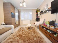 Eladó panellakás, Debrecenben 61.9 M Ft, 3 szobás