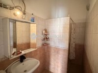 Eladó családi ház, Vecsésen 185 M Ft, 9 szobás