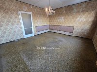 Eladó panellakás, Pápán 26.5 M Ft, 1+1 szobás