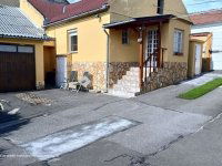 Eladó családi ház, Pécsett 84 M Ft, 1 szobás