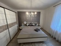 Eladó családi ház, Komlón 109 M Ft, 6 szobás