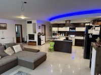 Eladó családi ház, Kozármislenyen 134.9 M Ft, 6 szobás