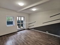 Eladó téglalakás, Esztergomban 23.9 M Ft, 1 szobás