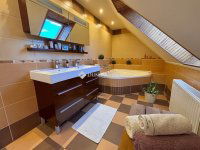 Eladó családi ház, Szombathelyen 148 M Ft, 5+1 szobás