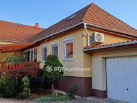 Eladó családi ház, Csornán 104.9 M Ft, 3+1 szobás