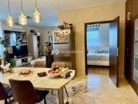 Eladó téglalakás, Pécsett 79.9 M Ft, 3 szobás