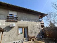 Eladó családi ház, Felsőpakonyban 84.9 M Ft, 9 szobás