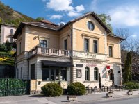 Eladó hotel, Visegrádon 1433.85 M Ft, 20+3 szobás