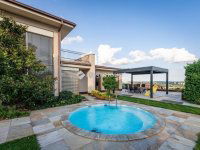 Eladó családi ház, Pécsett 460 M Ft, 8 szobás