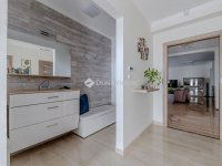 Eladó családi ház, Üllőn 299 M Ft, 6 szobás