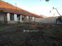 Eladó családi ház, Gyöngyösön 6.2 M Ft, 2 szobás