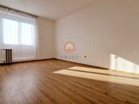 Kiadó panellakás, albérlet, Pécsett, Nagy Imre úton, 1+1 szobás