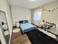 Eladó családi ház, Szegeden 200 M Ft, 5 szobás