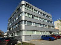 Kiadó iroda, Várpalotán, Szent István úton 80 E Ft / hó