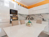 Eladó téglalakás, Monoron 89.49 M Ft, 4 szobás