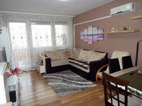 Eladó panellakás, Dunaújvárosban 33 M Ft, 2 szobás