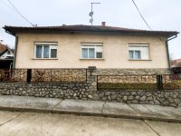 Eladó családi ház, Kismányokon 33 M Ft, 5 szobás