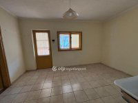 Eladó családi ház, Bakonyságon 20.9 M Ft, 2 szobás