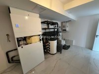 Eladó családi ház, Vecsésen 219.9 M Ft, 5 szobás