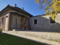 Eladó családi ház