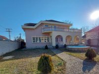 Eladó családi ház, Gödön 199 M Ft, 8 szobás