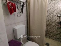 Eladó családi ház, Pécsett 25 M Ft, 1 szobás