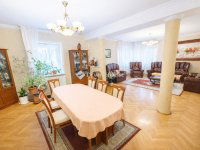 Eladó családi ház, XVI. kerületben 200 M Ft, 6 szobás