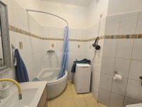 Eladó családi ház, Pécsett 93.99 M Ft, 5 szobás