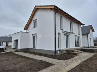 Eladó családi ház, Sződön 124.2 M Ft, 5 szobás