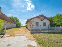 Eladó családi ház, Sárpilisen 16 M Ft, 2 szobás