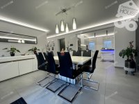 Eladó családi ház, Kecskeméten 219 M Ft, 5 szobás