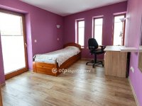 Eladó családi ház, Balatonalmádiban 229 M Ft, 6 szobás