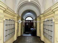 Eladó téglalakás, VI. kerületben 51.2 M Ft, 1 szobás