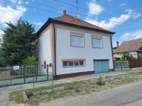 Eladó családi ház, Bakson 29.5 M Ft, 4 szobás
