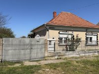 Eladó családi ház, Mosonszentmiklóson, Akácos utcában 19.9 M Ft