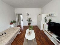 Eladó családi ház, Pécsett 62.5 M Ft, 9 szobás