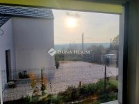 Eladó családi ház, Mogyoródon 98 M Ft, 5 szobás