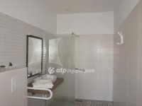 Eladó hotel, Gyöngyösön 396 M Ft, 23 szobás