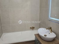 Eladó panellakás, Pécsett 44.9 M Ft, 2+1 szobás