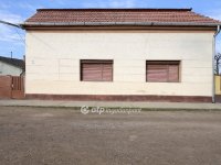 Eladó családi ház, Derecskén 60 M Ft, 6 szobás