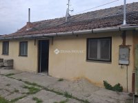 Eladó családi ház, Kiskunfélegyházán 8.5 M Ft, 5 szobás