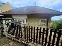 Eladó családi ház, Pécsett 150 M Ft, 6 szobás
