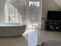 Eladó családi ház, Velencén 198.7 M Ft, 4 szobás