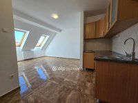 Eladó téglalakás, Pápán 33.49 M Ft, 1+1 szobás